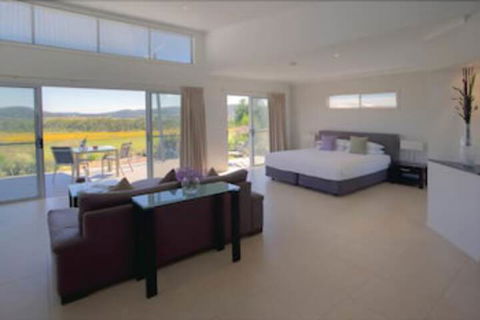 Azjure Studio Retreat - Accommodation BNB 1