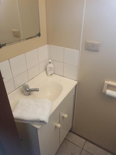 Newell Hwy Caravan Park - Accommodation BNB 4