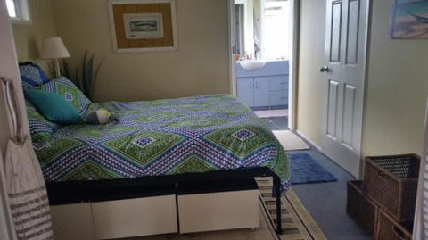 Wyreepi Caribbean Chalet - Accommodation BNB 4