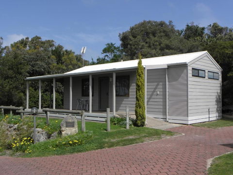 Lakeside Tourist Park - Accommodation BNB 5