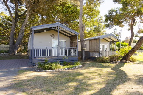 Lakeside Tourist Park - Accommodation BNB 2
