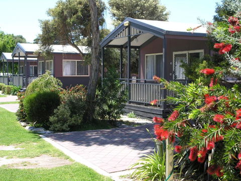 Lakeside Tourist Park - Accommodation BNB 6