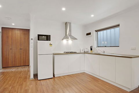 Adelaide Holiday Homes - Accommodation BNB 7