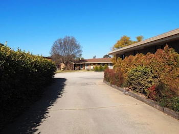 Jacaranda Motel & Holiday Units - Accommodation BNB 1