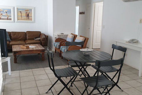 Bayviews & Harbourview Holiday Apartments - Accommodation BNB 2