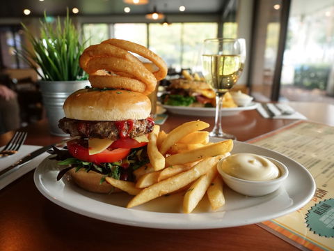 Bribie Island Hotel - Accommodation BNB 5