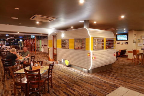 Bribie Island Hotel - Accommodation BNB 2