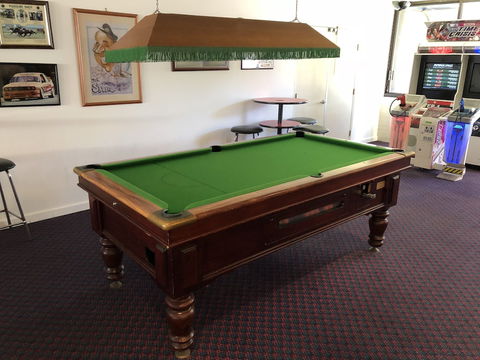 Bribie Island Hotel - Accommodation BNB 4