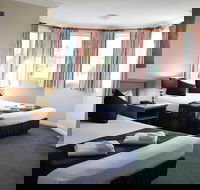 Meadowbrook Hotel - Accommodation BNB