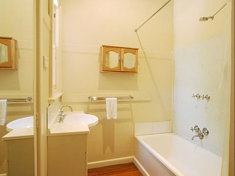 Elm Cottage - Accommodation BNB 3