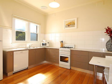 Elm Cottage - Accommodation BNB 4