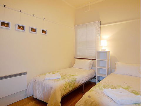 Elm Cottage - Accommodation BNB 2