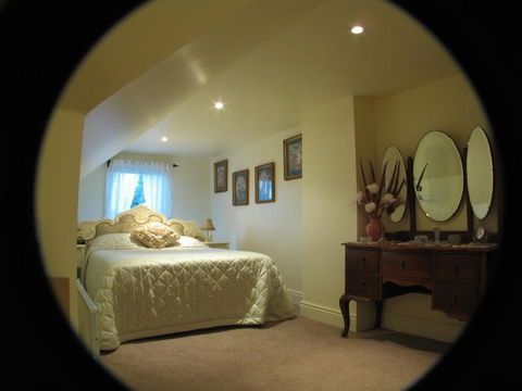 Ellies Place On City Park - Accommodation BNB 5