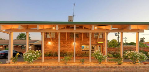 All Travellers Motor Inn - Accommodation BNB 2