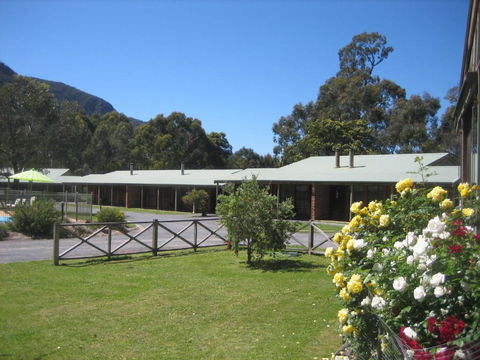 Halls Gap Log Cabins - Accommodation BNB 3