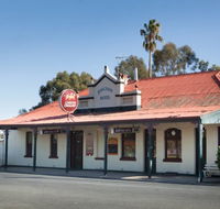 Junction Hotel - Accommodation BNB