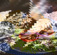 Food On The Hill - Accommodation BNB