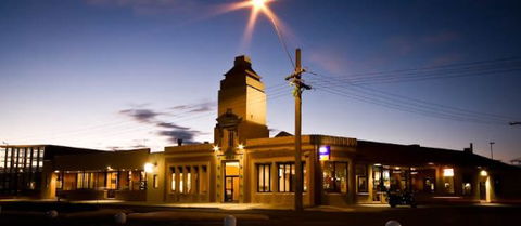 Central Hotel Bistro - Accommodation BNB 0