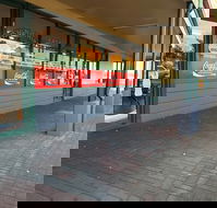 Michael's Golden Hen - Accommodation BNB