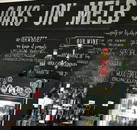 OAKS ON MELBA - Accommodation BNB