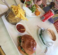 Supreme Bar and Restaurant - Accommodation BNB