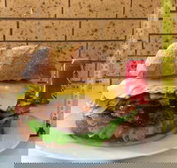 Burgie's Burger Bar  Cafe - Accommodation BNB