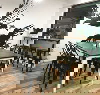 Raven Cafe  Grill - Accommodation BNB