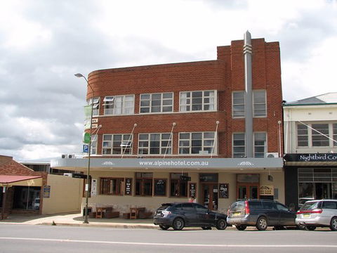 The Alpine Hotel Restaurant Cooma - Accommodation BNB 0