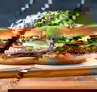 McDonalds Forbes - Accommodation BNB