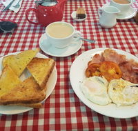 Roses Ice Cream Parlour and Cafe' - Accommodation BNB