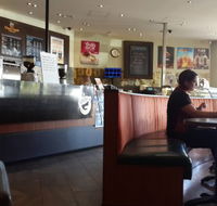 Gloria Jeans Coffees - Accommodation BNB