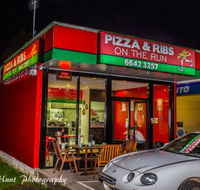 Pizza And Ribs On The Run - Accommodation BNB