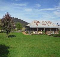 Rollonin Cafe - Accommodation BNB