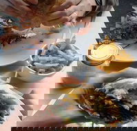 Two Hands - Accommodation BNB