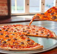 Mack Daddy's New York Slice - Accommodation BNB