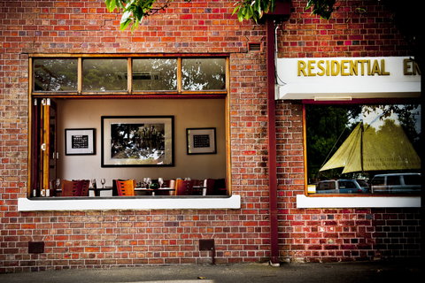 Elephant And Castle Hotel - Accommodation BNB 2