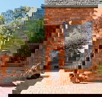 Sally's Paddock at Redbank Winery - Accommodation BNB