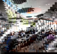 EQ Cafe and Lounge - Accommodation BNB