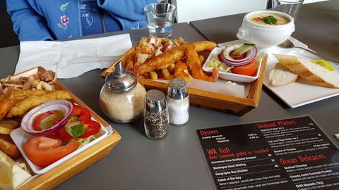 Aristos Waterfront Bunbury - Accommodation BNB 0