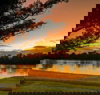 Three Birds Riverfront Restaurant - Accommodation BNB