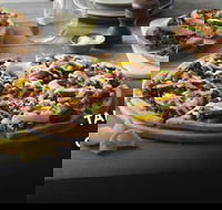 Crust Gourmet Pizza Bar - Belmont - Accommodation BNB