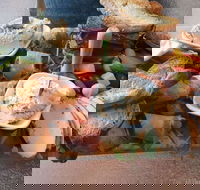 Holy Smoke Gourmet Food Shop - Accommodation BNB