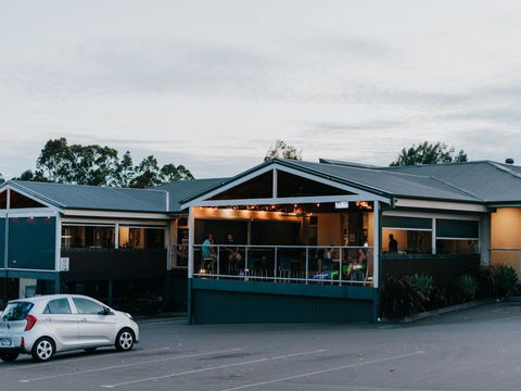 The George Tavern Greenhills - Accommodation BNB 1