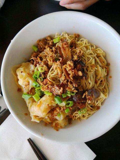 Two Hand Noodle Shop - Accommodation BNB 0