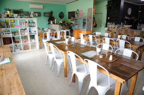 Alicia's Cafe - Accommodation BNB 1