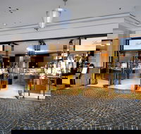 Lindt Chocolate Caf Cockle Bay - Accommodation BNB