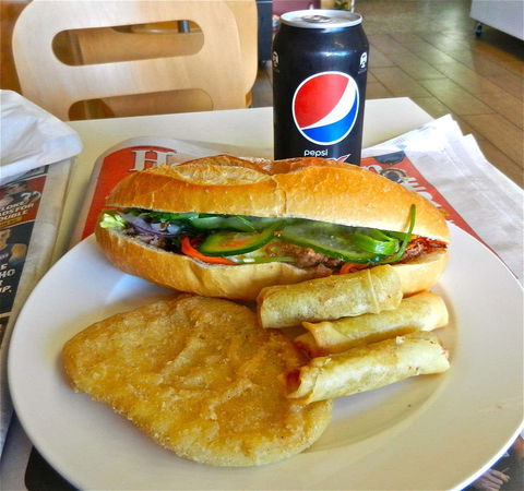 VN Wrap 'n' Roll - Sunshine North - Accommodation BNB 0
