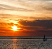 La Beach Restaurant - Accommodation BNB