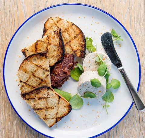 The Shorehouse - Accommodation BNB 10