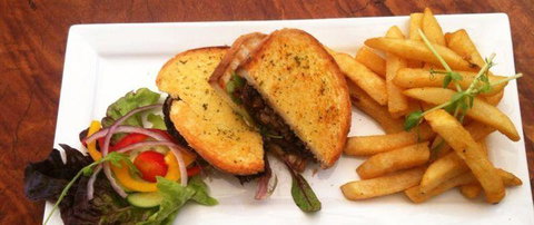 Ken's Humble Pie Shop - Accommodation BNB 8